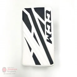 CCM Extreme Flex E4.5 Goalie Blocker- Junior