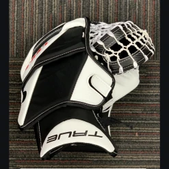 True L20.2 Goalie Catcher- Senior